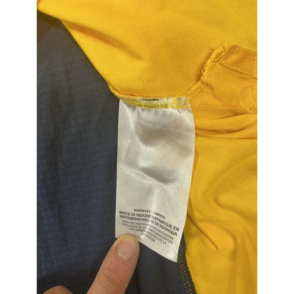 Michigan Wolverines Shirt Mens L Yellow NCAA Basketball Jordan Indonesia